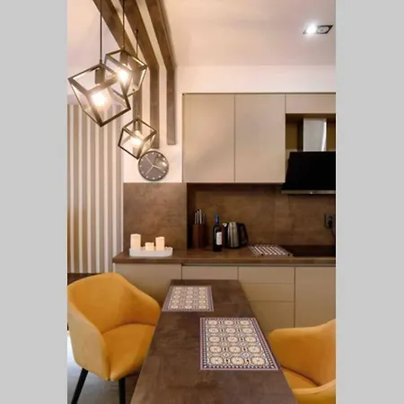 Cozy,stylish,modern With Terrace/top Location Apartment *